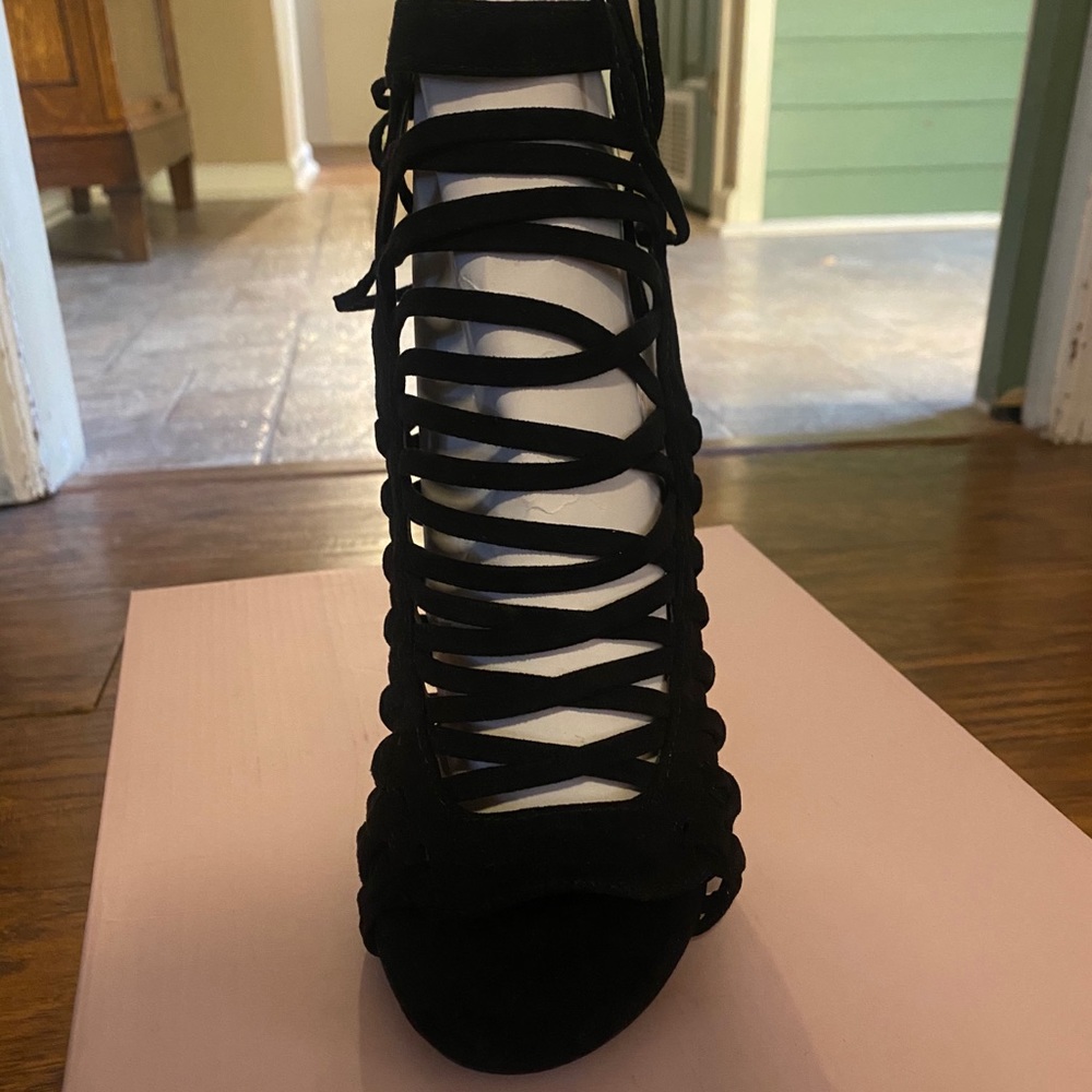 Shoes - Picture 2 of 5